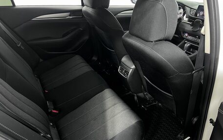 Mazda 6, 2019 год, 2 200 000 рублей, 11 фотография