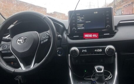 Toyota RAV4, 2021 год, 3 408 000 рублей, 2 фотография