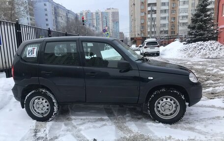 Chevrolet Niva I рестайлинг, 2018 год, 650 000 рублей, 3 фотография