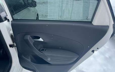 Volkswagen Polo VI (EU Market), 2013 год, 800 000 рублей, 20 фотография