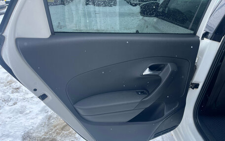 Volkswagen Polo VI (EU Market), 2013 год, 800 000 рублей, 18 фотография