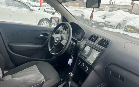 Volkswagen Polo VI (EU Market), 2013 год, 800 000 рублей, 24 фотография