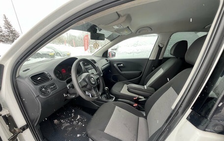 Volkswagen Polo VI (EU Market), 2013 год, 800 000 рублей, 13 фотография