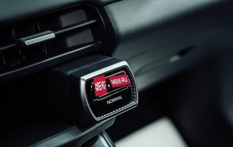 Toyota RAV4, 2025 год, 4 900 000 рублей, 24 фотография