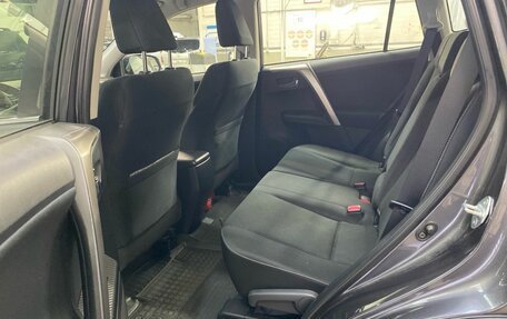 Toyota RAV4, 2015 год, 2 360 000 рублей, 6 фотография