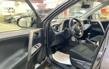 Toyota RAV4, 2015 год, 2 360 000 рублей, 4 фотография