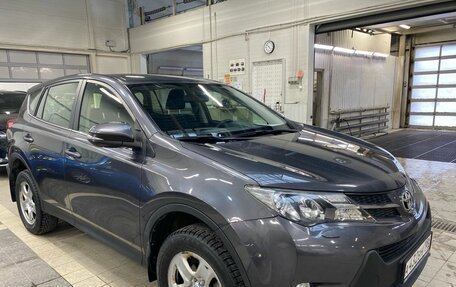 Toyota RAV4, 2015 год, 2 360 000 рублей, 12 фотография