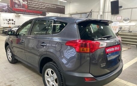 Toyota RAV4, 2015 год, 2 360 000 рублей, 8 фотография