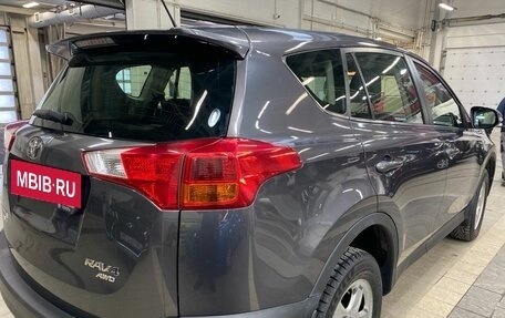 Toyota RAV4, 2015 год, 2 360 000 рублей, 10 фотография