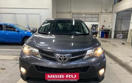 Toyota RAV4, 2015 год, 2 360 000 рублей, 16 фотография