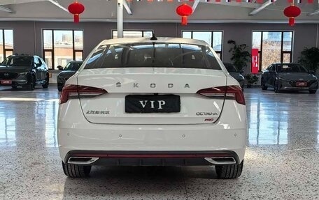 Skoda Octavia IV, 2022 год, 1 700 000 рублей, 8 фотография