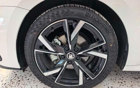 Skoda Octavia IV, 2022 год, 1 700 000 рублей, 16 фотография