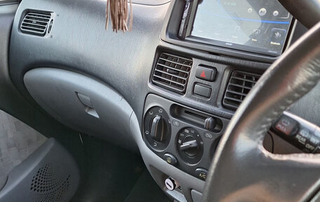 Toyota Raum I, 2001 год, 345 000 рублей, 9 фотография