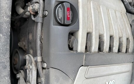 Volkswagen Touareg III, 2004 год, 750 000 рублей, 7 фотография