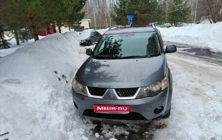 Mitsubishi Outlander III рестайлинг 3, 2008 год, 830 000 рублей, 1 фотография