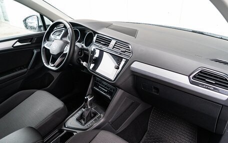 Volkswagen Tiguan II, 2021 год, 2 890 000 рублей, 10 фотография