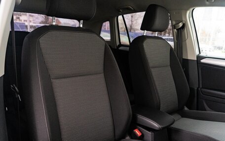 Volkswagen Tiguan II, 2021 год, 2 890 000 рублей, 11 фотография