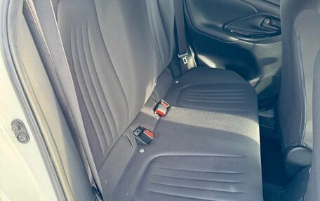 Toyota Yaris, 2021 год, 1 269 000 рублей, 19 фотография