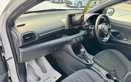 Toyota Yaris, 2021 год, 1 269 000 рублей, 14 фотография