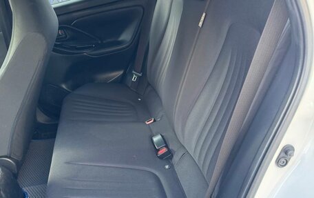 Toyota Yaris, 2020 год, 1 269 000 рублей, 19 фотография