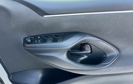 Toyota Yaris, 2020 год, 1 269 000 рублей, 15 фотография