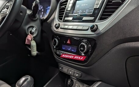 Hyundai Solaris II рестайлинг, 2017 год, 1 100 000 рублей, 25 фотография