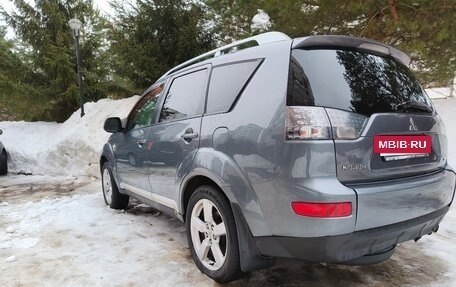 Mitsubishi Outlander III рестайлинг 3, 2008 год, 830 000 рублей, 4 фотография