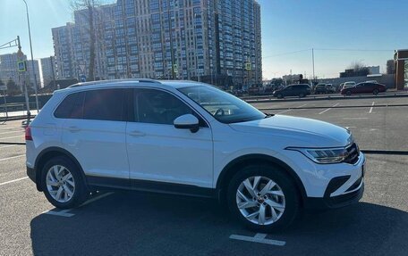 Volkswagen Tiguan II, 2022 год, 2 980 000 рублей, 3 фотография