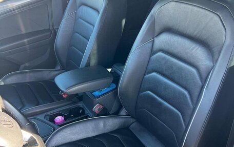 Volkswagen Tiguan II, 2022 год, 2 980 000 рублей, 9 фотография