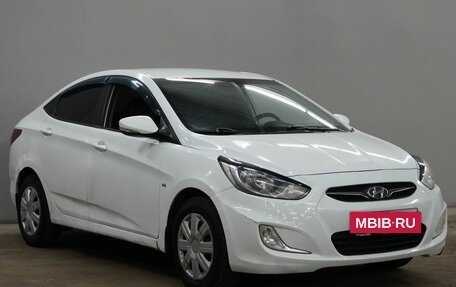 Hyundai Solaris II рестайлинг, 2012 год, 750 000 рублей, 3 фотография