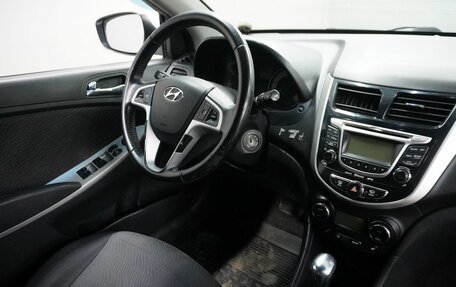 Hyundai Solaris II рестайлинг, 2012 год, 750 000 рублей, 10 фотография