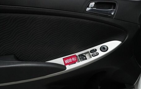 Hyundai Solaris II рестайлинг, 2012 год, 750 000 рублей, 14 фотография