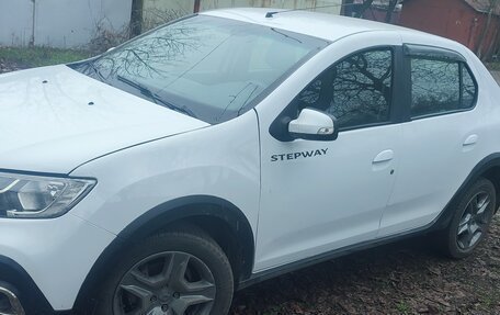 Renault Logan II, 2021 год, 745 000 рублей, 1 фотография