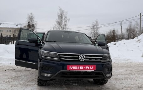 Volkswagen Tiguan II, 2017 год, 2 600 000 рублей, 3 фотография