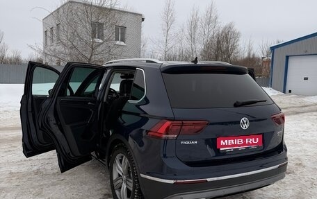 Volkswagen Tiguan II, 2017 год, 2 600 000 рублей, 5 фотография