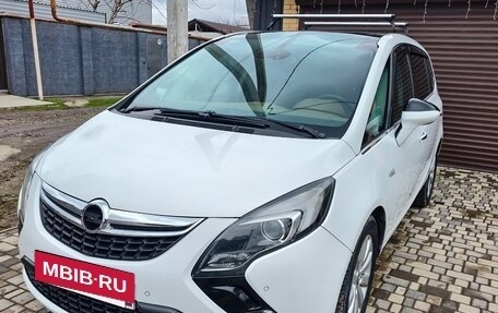 Opel Zafira C рестайлинг, 2013 год, 810 000 рублей, 2 фотография