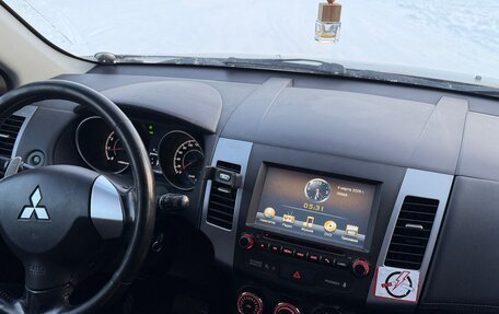 Mitsubishi Outlander III рестайлинг 3, 2011 год, 1 250 000 рублей, 5 фотография