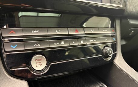 Jaguar F-Pace, 2018 год, 2 979 900 рублей, 11 фотография