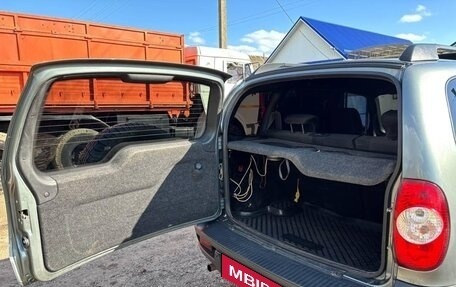 Chevrolet Niva I рестайлинг, 2019 год, 900 000 рублей, 6 фотография