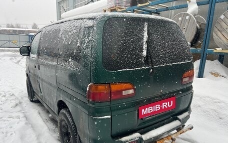 Mitsubishi Space Gear I рестайлинг, 1997 год, 800 000 рублей, 2 фотография