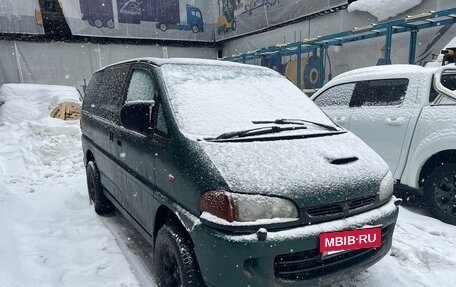 Mitsubishi Space Gear I рестайлинг, 1997 год, 800 000 рублей, 4 фотография