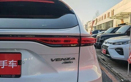 Toyota Venza, 2022 год, 4 200 000 рублей, 6 фотография