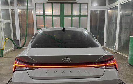 Hyundai Elantra, 2021 год, 1 800 000 рублей, 5 фотография