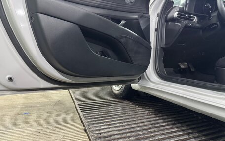 Hyundai Elantra, 2021 год, 1 800 000 рублей, 14 фотография