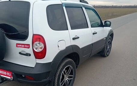 Chevrolet Niva I рестайлинг, 2017 год, 720 000 рублей, 3 фотография