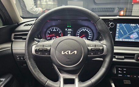 KIA K5, 2022 год, 2 400 000 рублей, 10 фотография