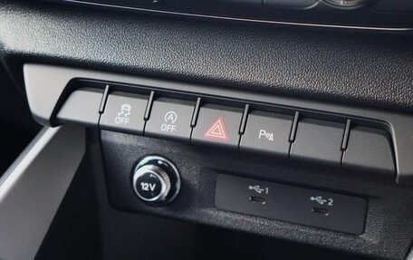 Audi A1, 2023 год, 1 600 000 рублей, 35 фотография