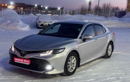 Toyota Camry, 2019 год, 2 950 000 рублей, 1 фотография