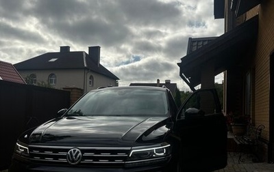 Volkswagen Tiguan II, 2020 год, 2 330 000 рублей, 1 фотография