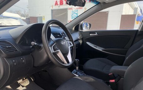 Hyundai Solaris II рестайлинг, 2013 год, 570 000 рублей, 24 фотография